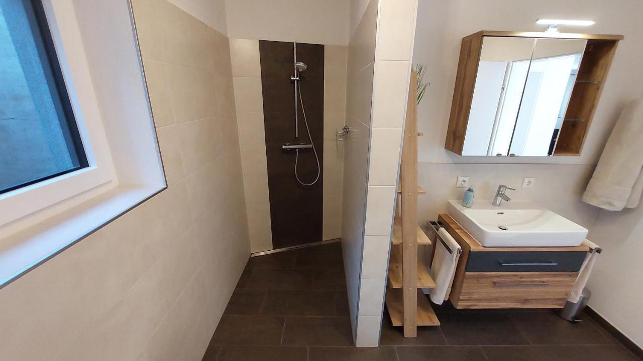 נוסדורף אם אטרסי Ferienwohnung Claudia Mit Terrasse מראה חיצוני תמונה